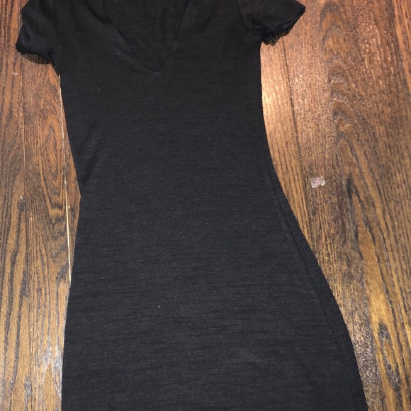 SUPER CUTE AND SOFT ARITZIA WILFRED BODYCON DRESS! - Picture 2 of 3